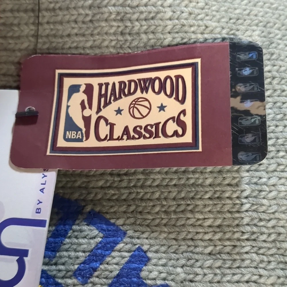 NWT Touch by Alyssa Milano Warriors NBA Sweater, Size Small - Picture 12 of 14